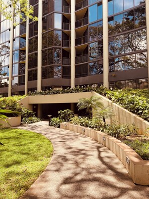 Exterior - 40th floor Penthouse In Downtown Honolulu Chinatown with huge Private Rooftop (Honolulu)