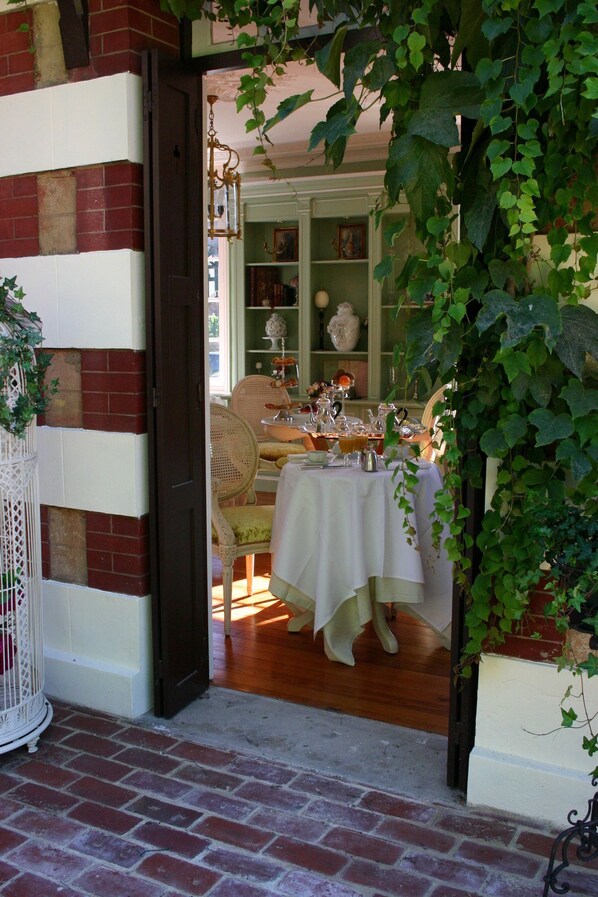 Property grounds - Hotel Villa Josephine (Deauville)