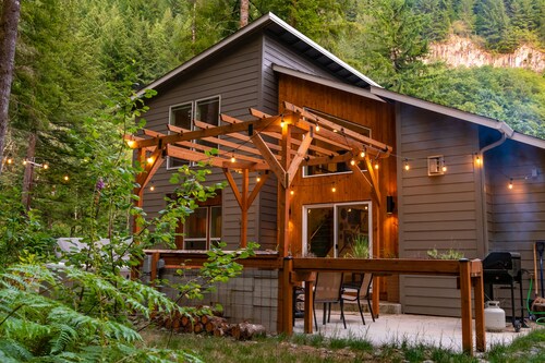 Forest+River Haven @ Timber Moon Cabin w/ Hot Tub