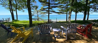 Lake Michigan beachside cottage in Good Hart