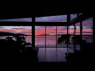 Waterfront `Tupelo` on Primrose Point