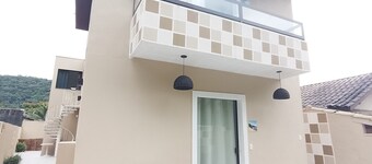 Chalet 4 private kitchen in gated community! OPENING! 1st floor