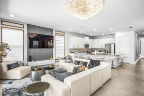 Televisio, videopelejä, DVD-soitin, stereot