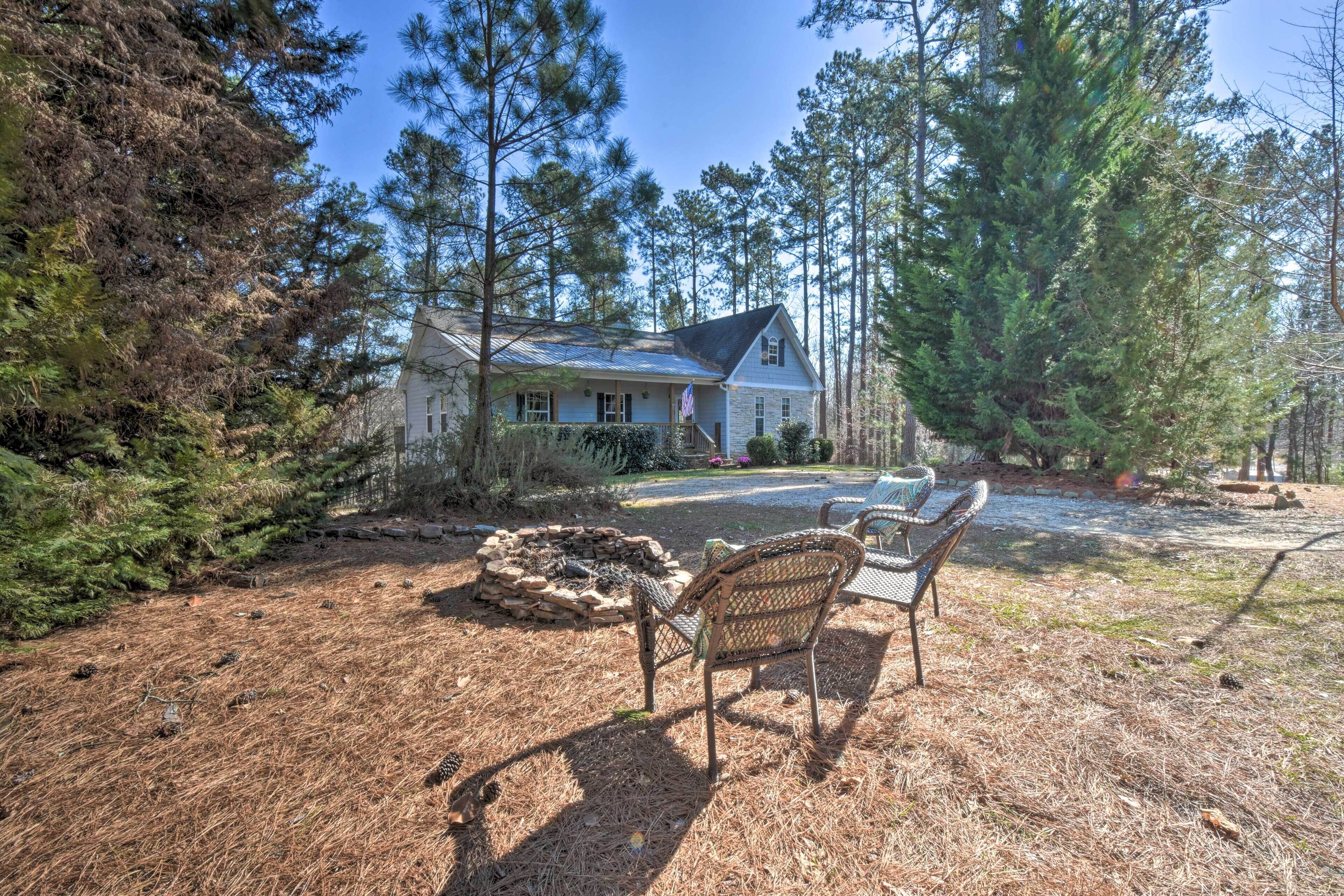 Family-Friendly Lake Lanier Escape on 2 + Acres!
