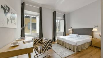 7 Schlafzimmer, Bügeleisen/Bügelbrett, WLAN