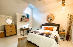 3 bedrooms, desk, WiFi