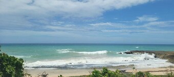 Peaceful Getaway Apartment! 10 minutes from Beach!