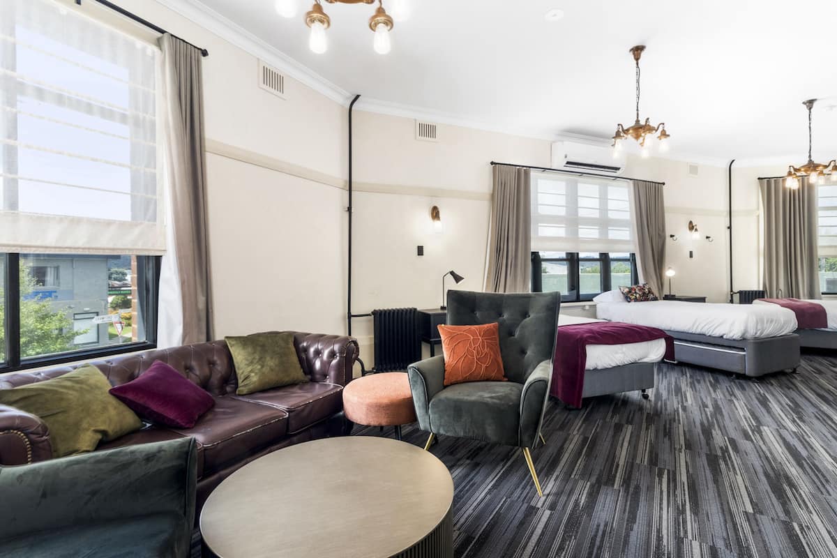 family room, non smoking, shared bathroom | 1 bedroom, desk, free wifi, bed sheets