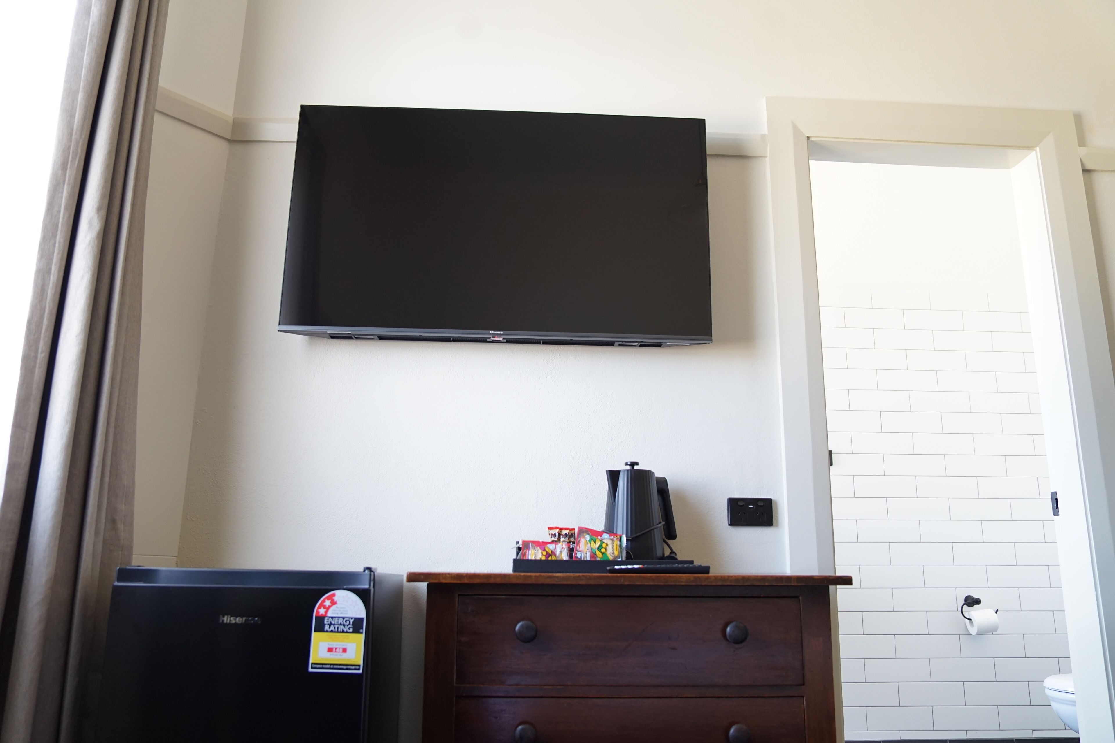 king ensuite room | 1 bedroom, desk, free wifi, bed sheets