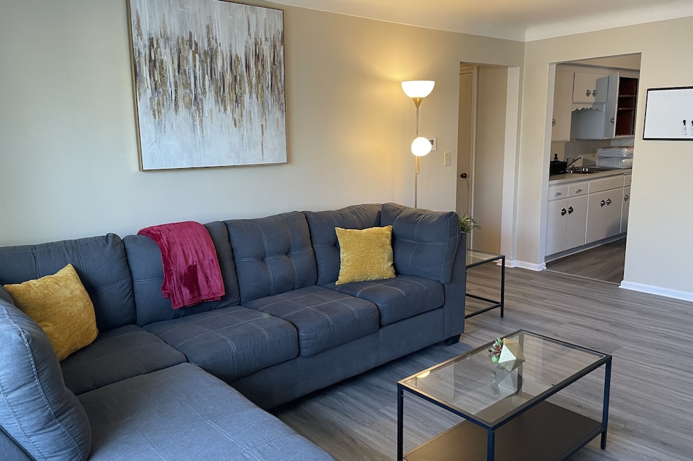 Lovely 1 bedroom~ Entire unit to yourself!