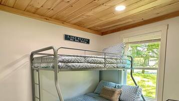 3 Schlafzimmer, Reisekinderbett, kostenloses WLAN, Bettwäsche