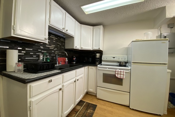 Frigorífic, microones, forn i placa de cuina