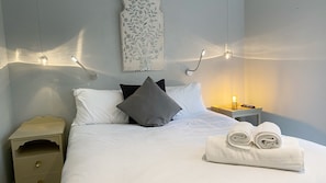 House | 3 bedrooms, iron/ironing board, free WiFi, bed sheets