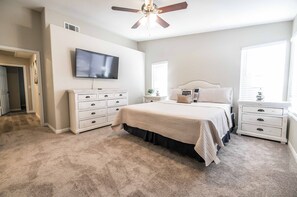 3 bedrooms, desk, iron/ironing board, WiFi