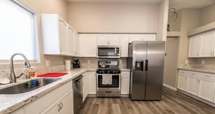 Vegas Vacation Home ... Close to The STRIP