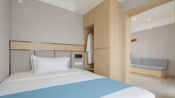 Family Room, 2 Bedrooms | Minibar, free WiFi, bed sheets