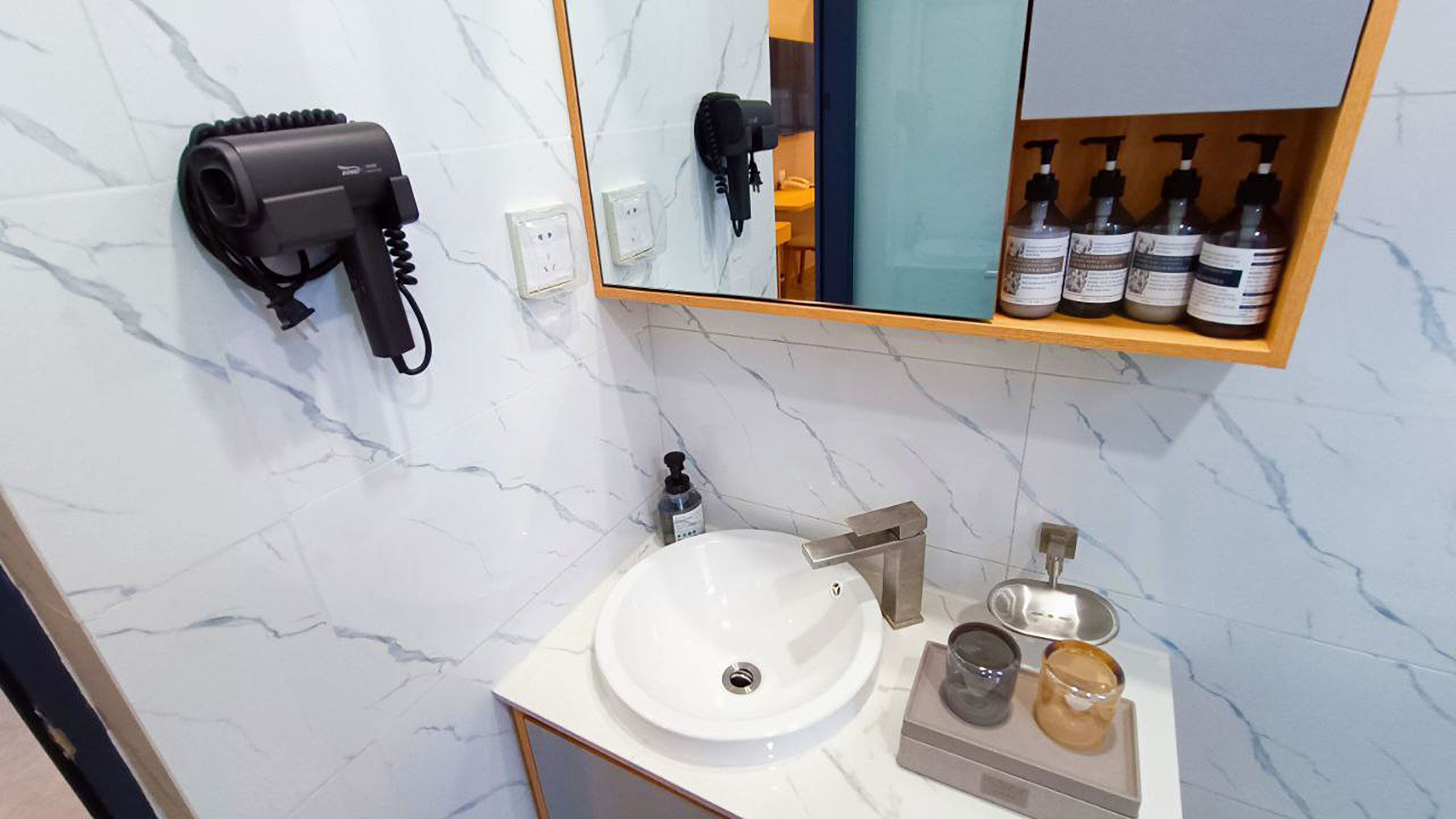 family room, 2 bedrooms | bathroom | shower, rainfall showerhead, hair dryer, bathrobes