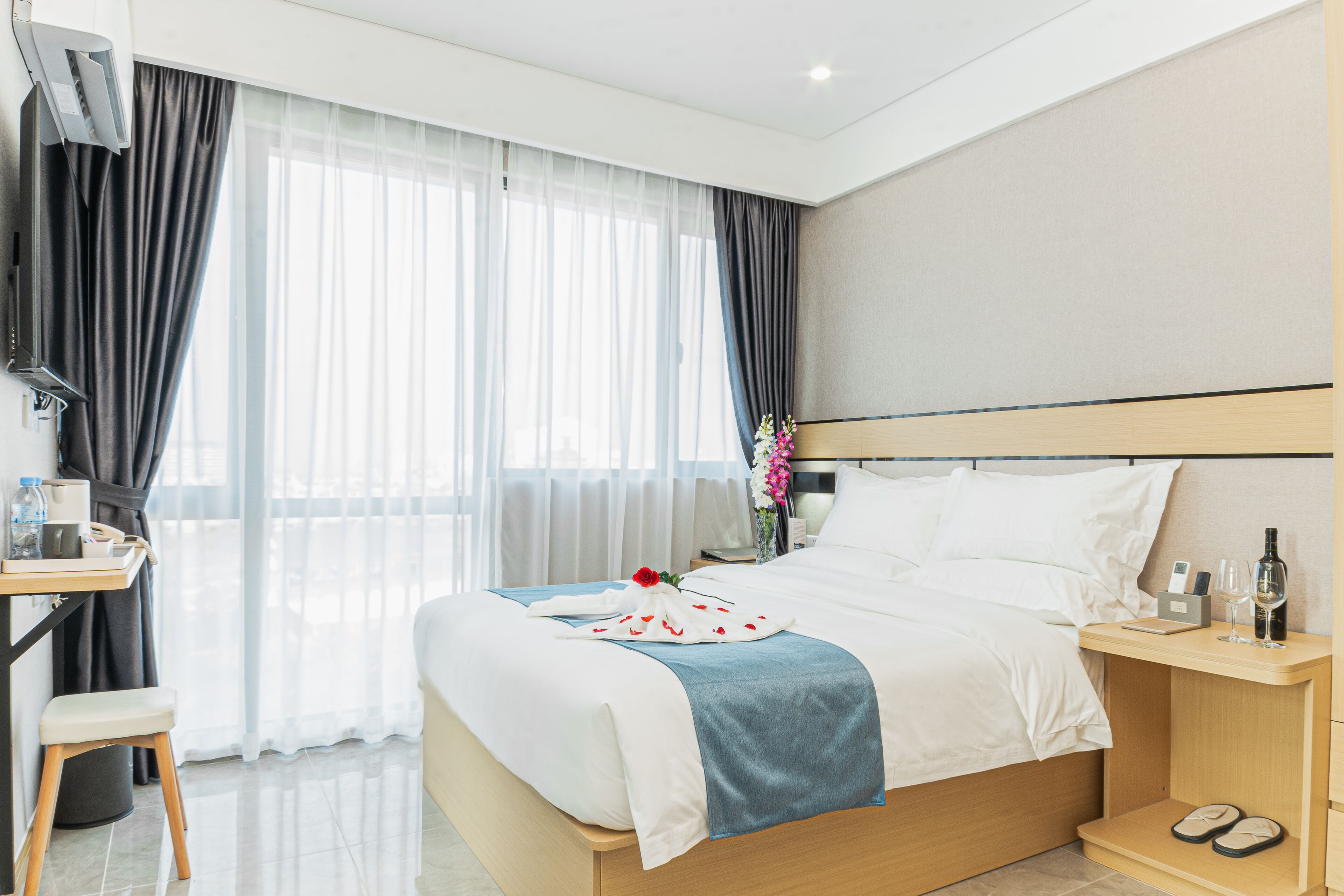 superior double room, 1 bedroom | minibar, free wifi, bed sheets