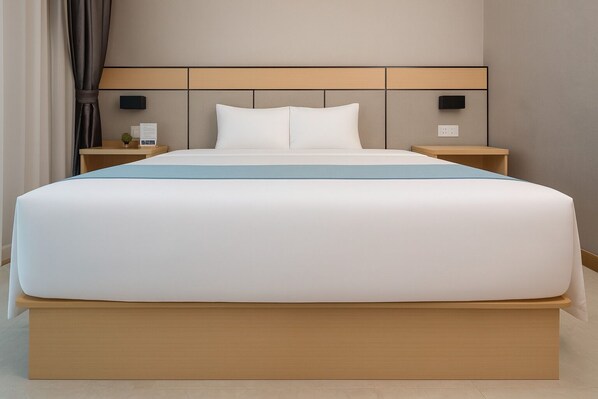 Standard Double Room, Balcony, City View | Minibar, free WiFi, bed sheets - Ark Hotel (Phnom Penh)