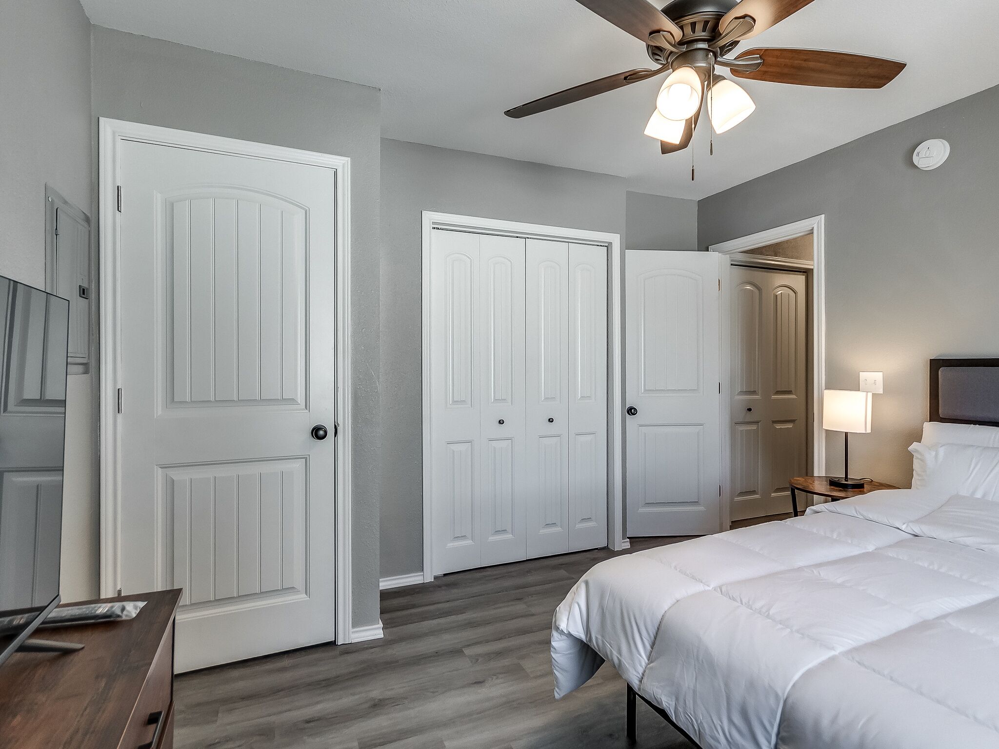 1 chambre, fer et planche à repasser, accès au Wi-Fi (inclus)