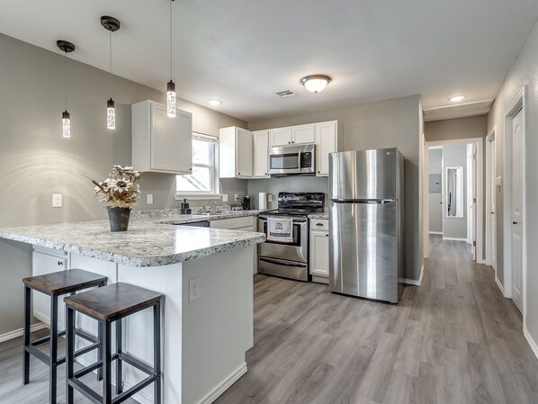 Fridge, microwave, oven, stovetop