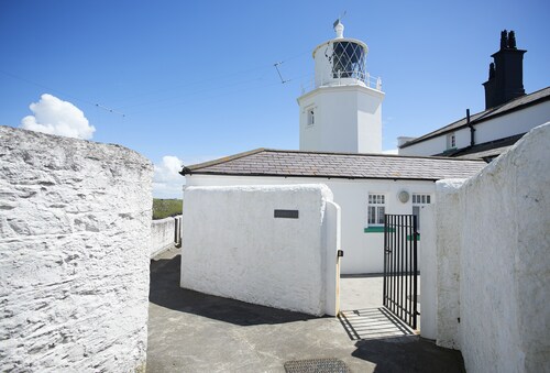 In association with Trinity House, Rural Retreats is pleased to present Lizard Lighthouse. Located o