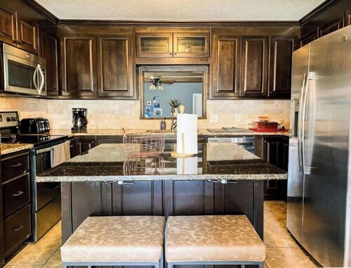 Beautiful Chapman Inn - spacious yard, 5 min from downtown HSV!