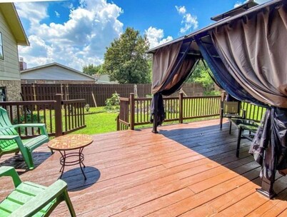 Beautiful Chapman Inn - spacious yard, 5 min from downtown HSV!