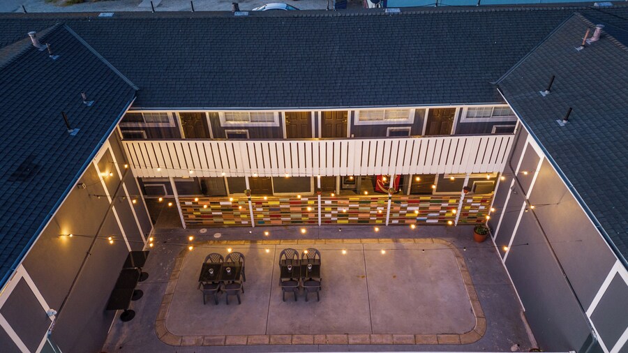 Gateway Lodge
