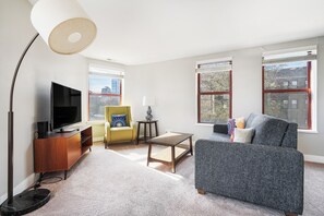 City Apartment | Living area