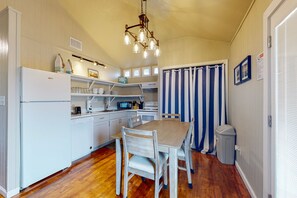 Fridge, microwave, oven, stovetop - Cottage in Town, Pet Friendly (Port Aransas)
