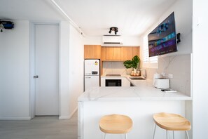 Fridge, coffee/tea maker, electric kettle, toaster - Bondi Beach Ocean View Rooftop Pool (Bondi)