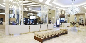 Lobby - Crowne Plaza Bursa Convention Center and Thermal Spa (Bursa)