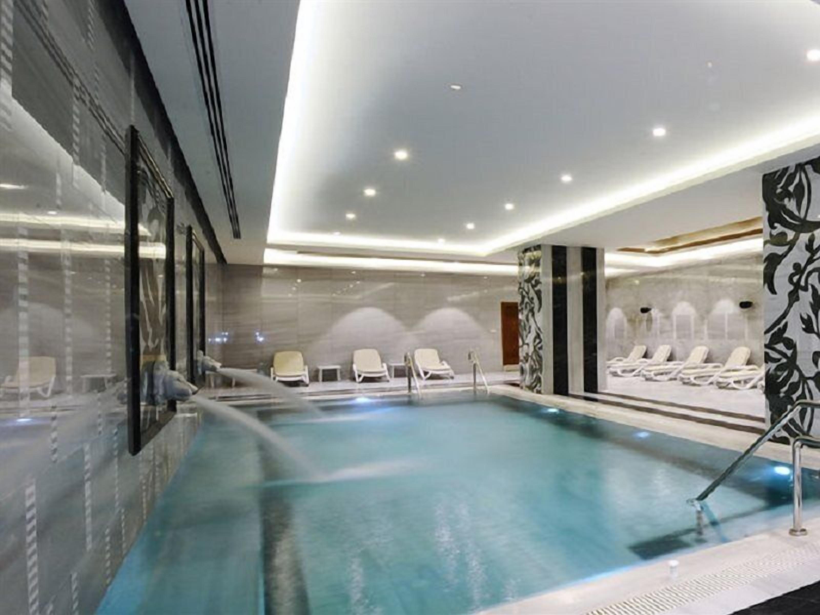 Innenpool, Außenpool