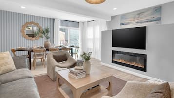 TV, fireplace