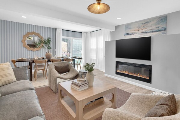 TV, fireplace
