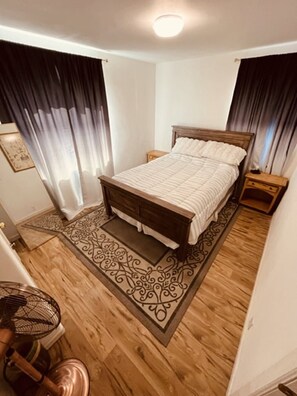 2 عدّة غرف نوم ومكتب ومكواة/لوح كي وواي فاي مجانًا