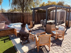 تناول الطعام بالخارج