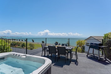 Ocean Spa Vista - Nelson Holiday Home