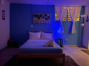 1 habitación, tabla de planchar con plancha y wifi gratis 