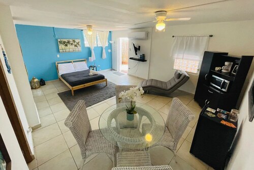 Caracoles #2 Apartment 7 Min to Airport & FREE WI-FI