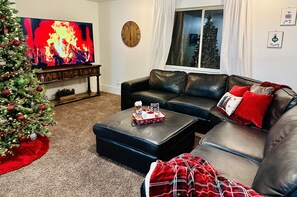 Téléviseur connecté, foyer, jeux vidéo, table de baby-foot