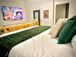 7 Schlafzimmer, Schreibtisch, Bügeleisen/Bügelbrett, Reisekinderbett