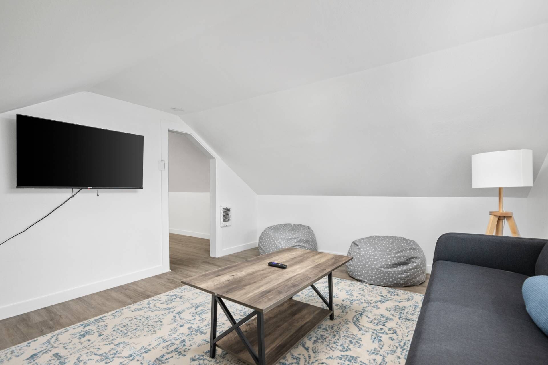 Gorgeous Coastline Setting, Pet Friendly, Seconds to Beach, Community Fire-Pit, Volleyball - Unit 12