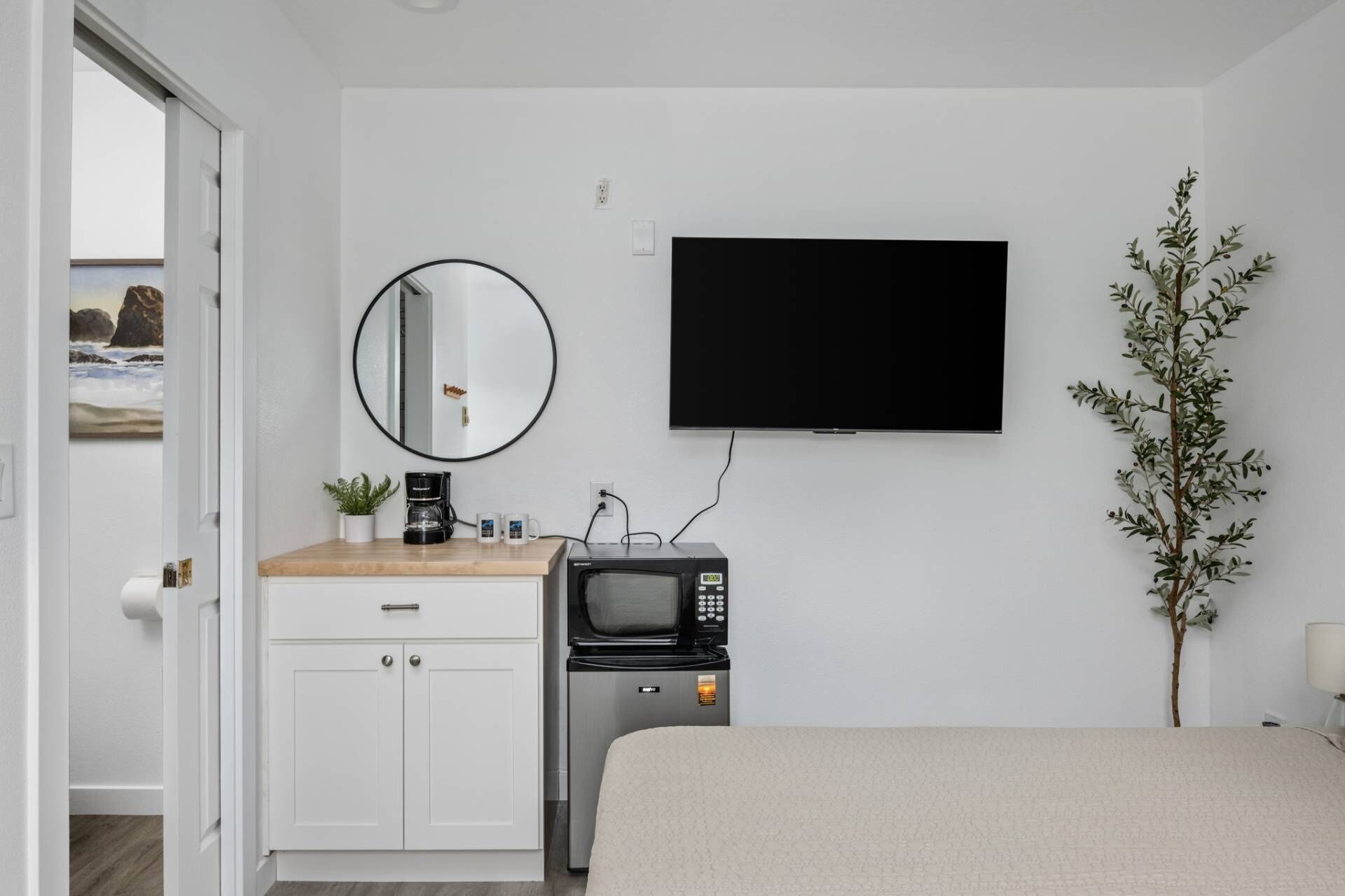 Wonderful Coastline Setting, Pet Friendly, Seconds to Beach, Community Fire-Pit, Volleyball- Unit 11