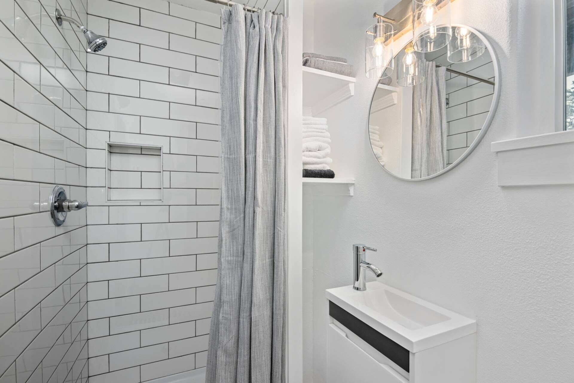 Wonderful Coastline Setting, Pet Friendly, Seconds to Beach, Community Fire-Pit, Volleyball- Unit 11