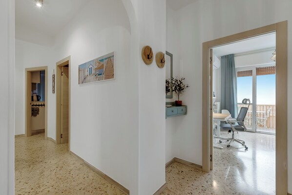 Departamento familiar, varias habitaciones (Casa Pepitas apt sea front Monopoli) | Interior