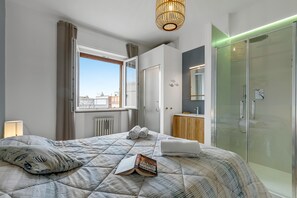 Familieleilighet, flere soverom, kjøleskap og mikrobølgeovn (Casa Pepitas apt sea front Monopoli) | 4 soverom, skrivebord for bærbar PC, strykejern/-brett og sengetøy
