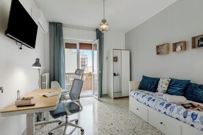 Familienapartment, Mehrere Schlafzimmer (Casa Pepitas apt sea front Monopoli) | Wohnbereich