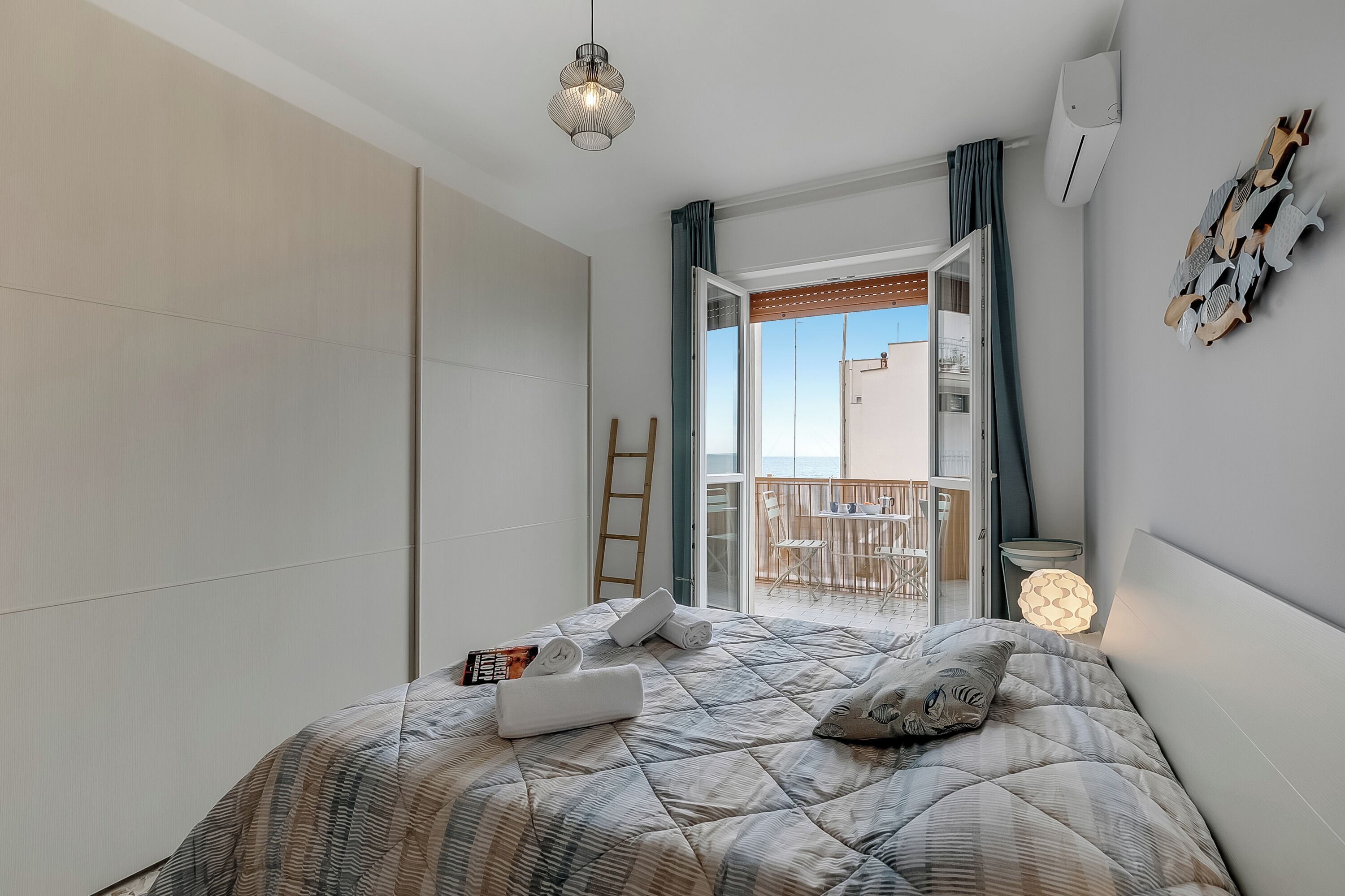 4 chambres, espace de travail pour ordinateur portable